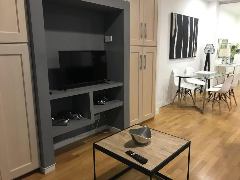Junto Ayuntamiento De Apartment