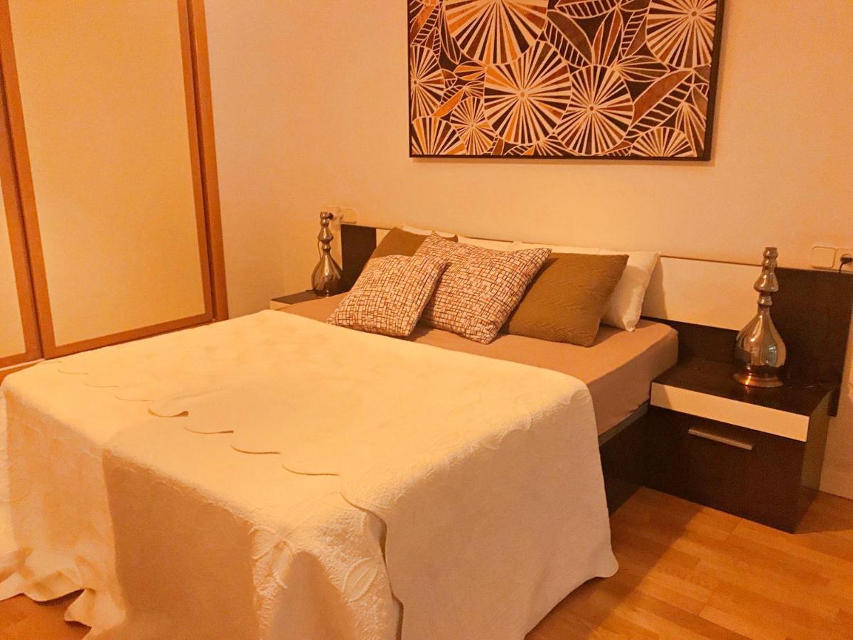 Junto Ayuntamiento De Apartament Walencja